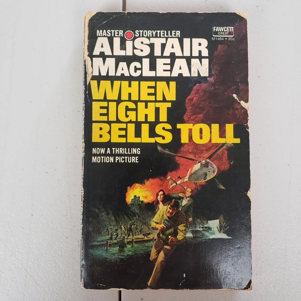 Alistair MacLean When Eight Bells Toll Fawcett Crest M1464 Vintage Paperback